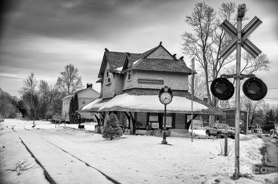 Black And White Photograph - Train Station by Jay Ressler