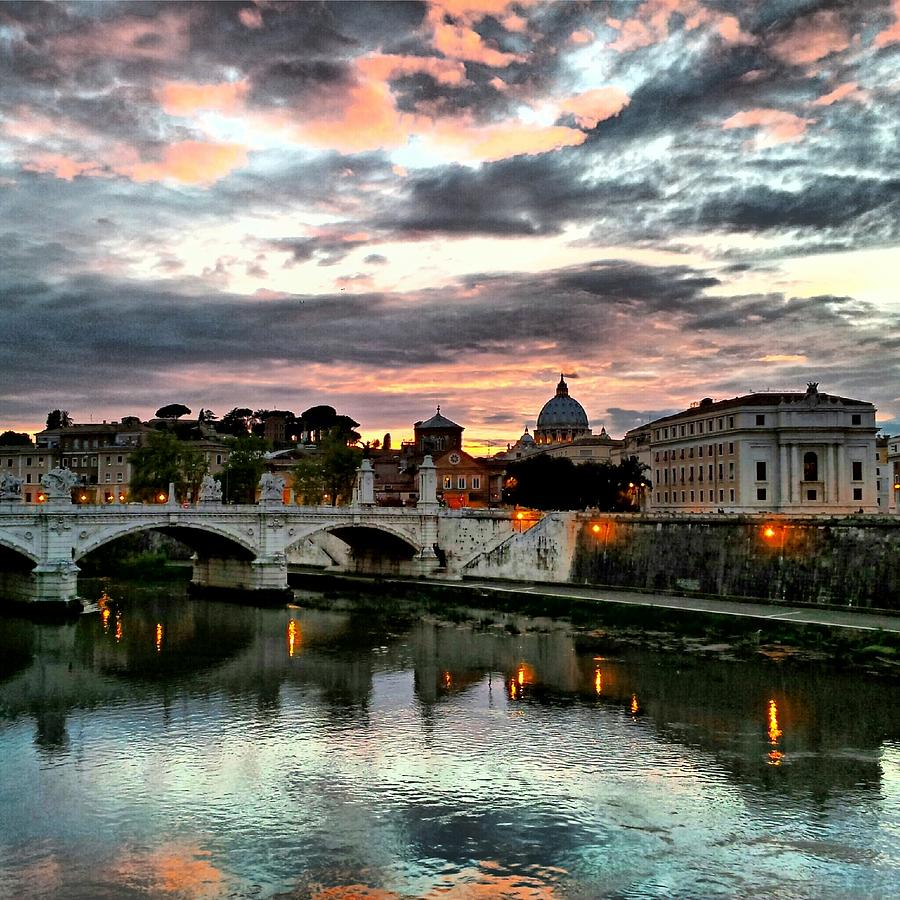 Tramonto Sul Tevere Photograph by Mamimar1981