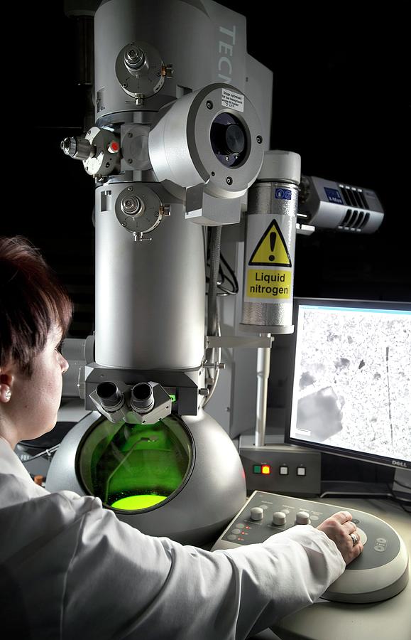 Transmission Electron Microscopy Photograph by Crown Copyright/health & Safety Laboratory Science Photo Library