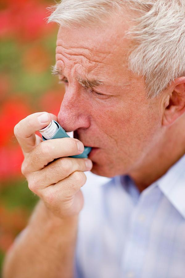 Treating An Asthma Attack Photograph by Ian Hooton/science Photo Library