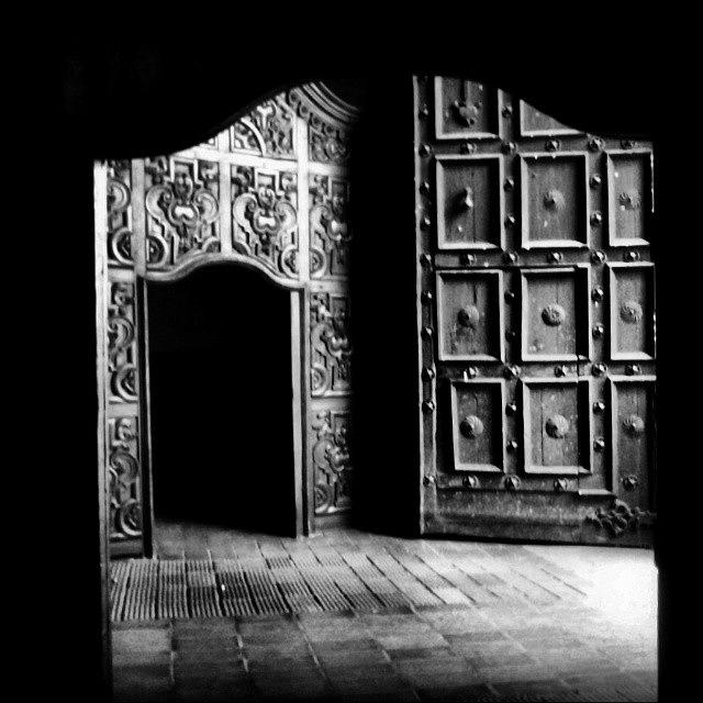 Puertas Photograph - Tres #puertas En Una by Katalina Fuentes