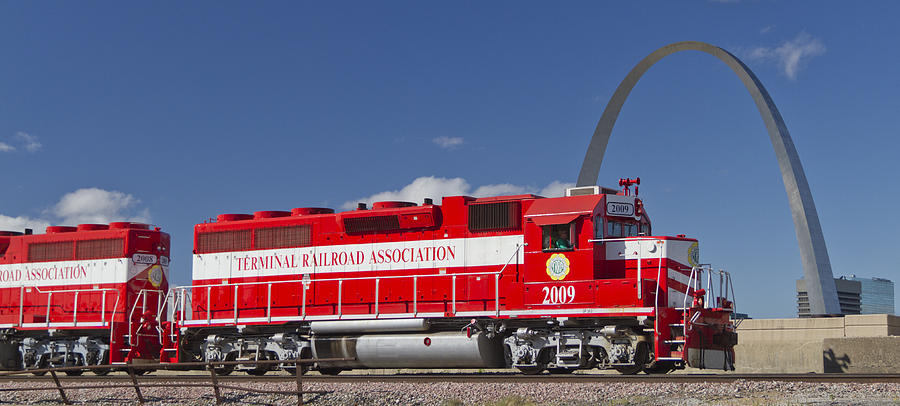 TRRA Railroad and St Louis Arch Photograph by Garry McMichael