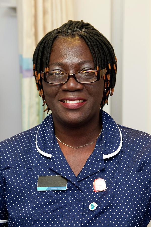 Tuberculosis Clinic Nurse Photograph by Mark Thomas/science Photo ...