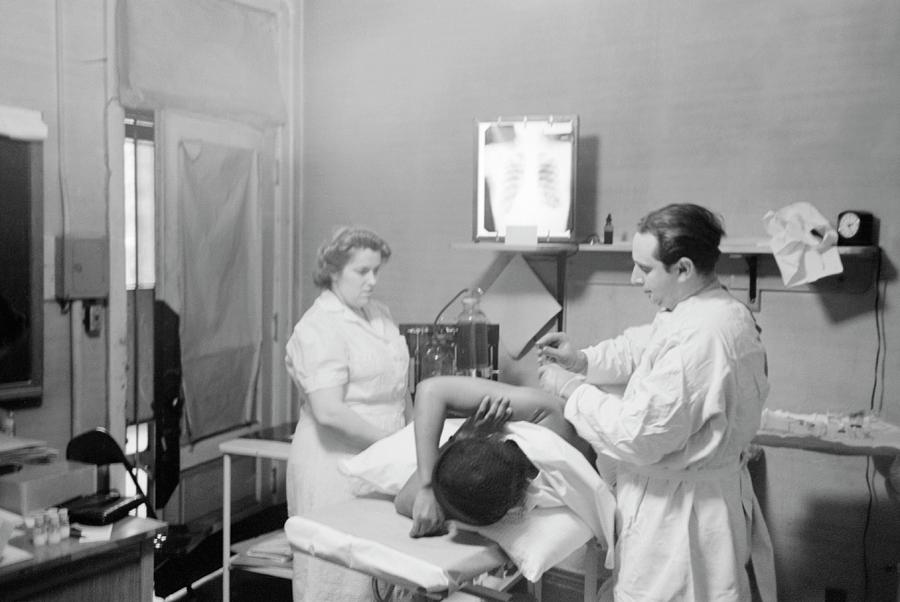 Tuberculosis Treatment Photograph by Library Of Congress