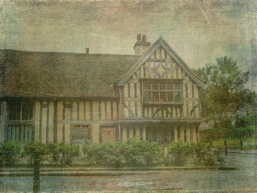 Tudor House Photograph by Lynn Bolt