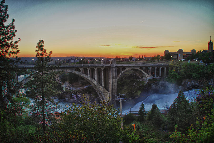 Spokane Photograph - Tuesdays Sunset by Dan Quam