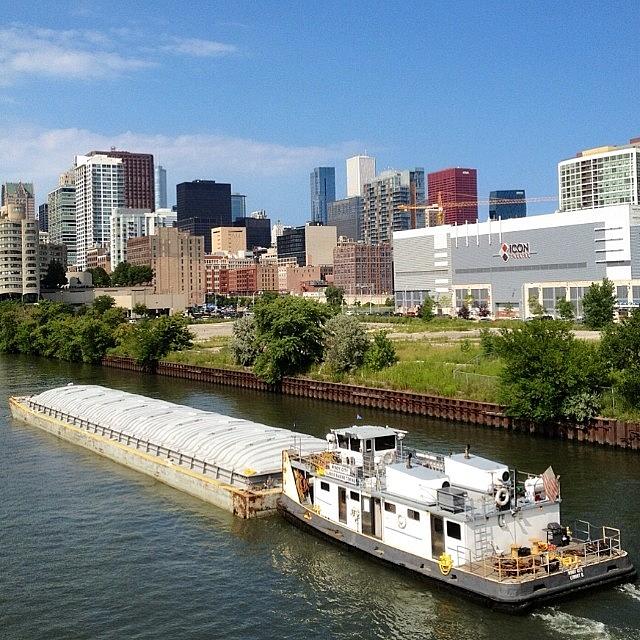 Tug Windy City On The Chicago River Photograph by Art Rummery