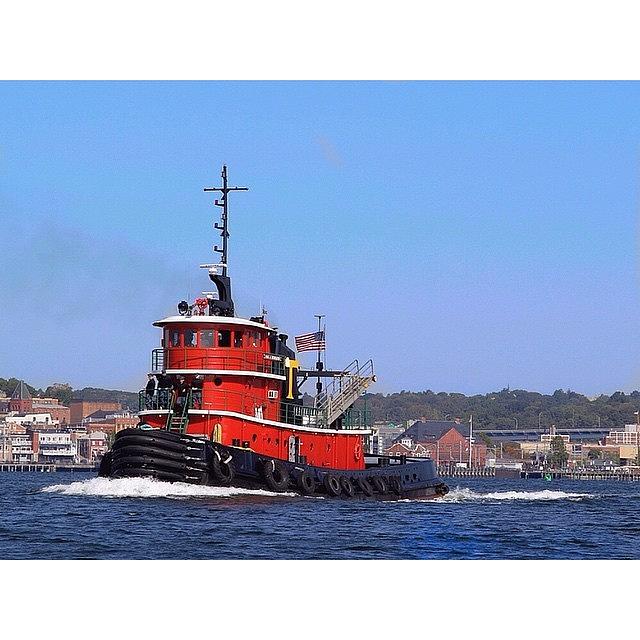 Tugboat Photograph - Tugboat on the Thames River by Skip Lombardi