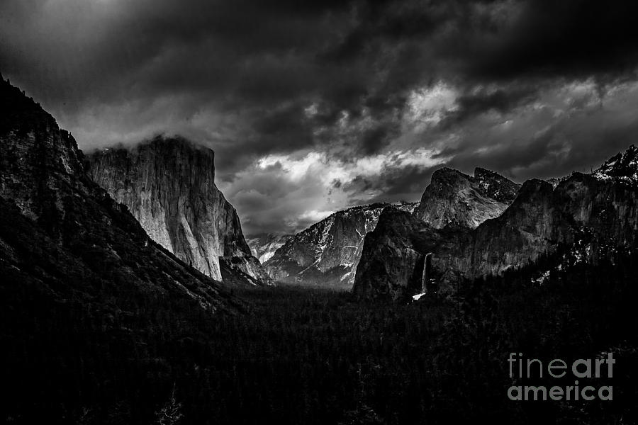 Yosemite National Park Photograph - Tunnel View by Charles Garcia