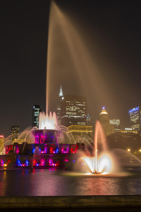 Twin Fountains at Buckingham Chicago  Photograph by John McGraw