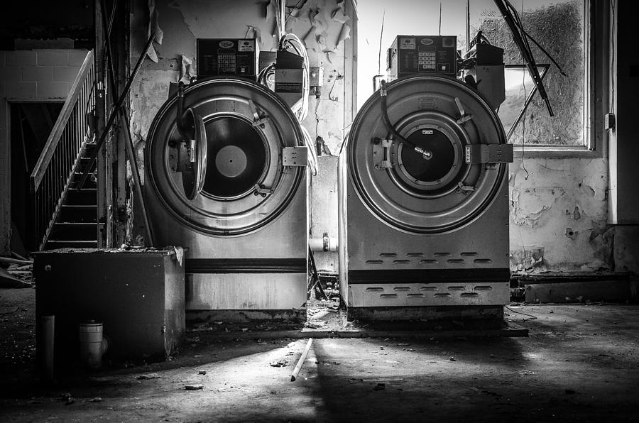 Abandoned Photograph - Twin rinse by Bill Kishonti