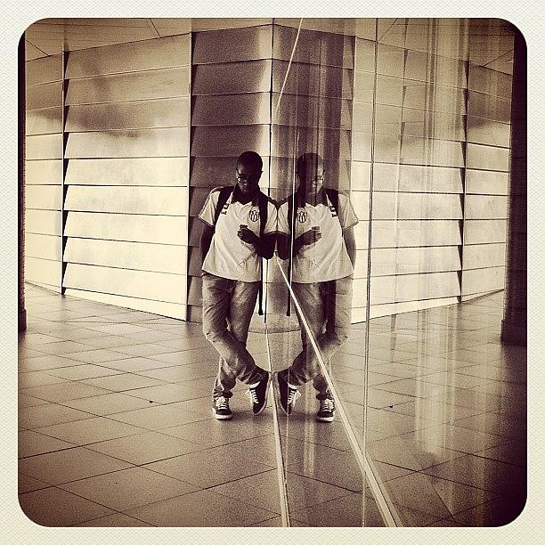 Metro Photograph - Twins #reflexo #metro #butanta #sp by Bruno Takai