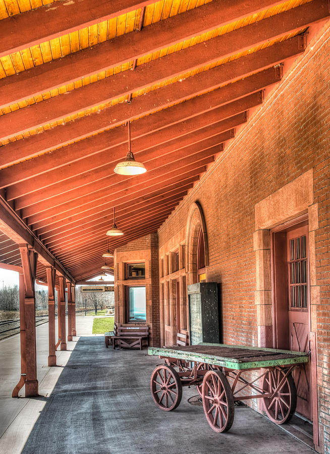 Two Harbors Train Depot Photograph by Paul Freidlund