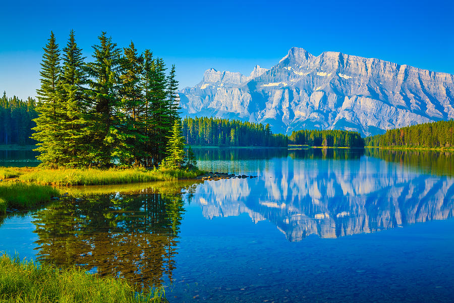 Two Jack Lake, Mount Rundle, Banff National Park Canada Photograph by Dszc