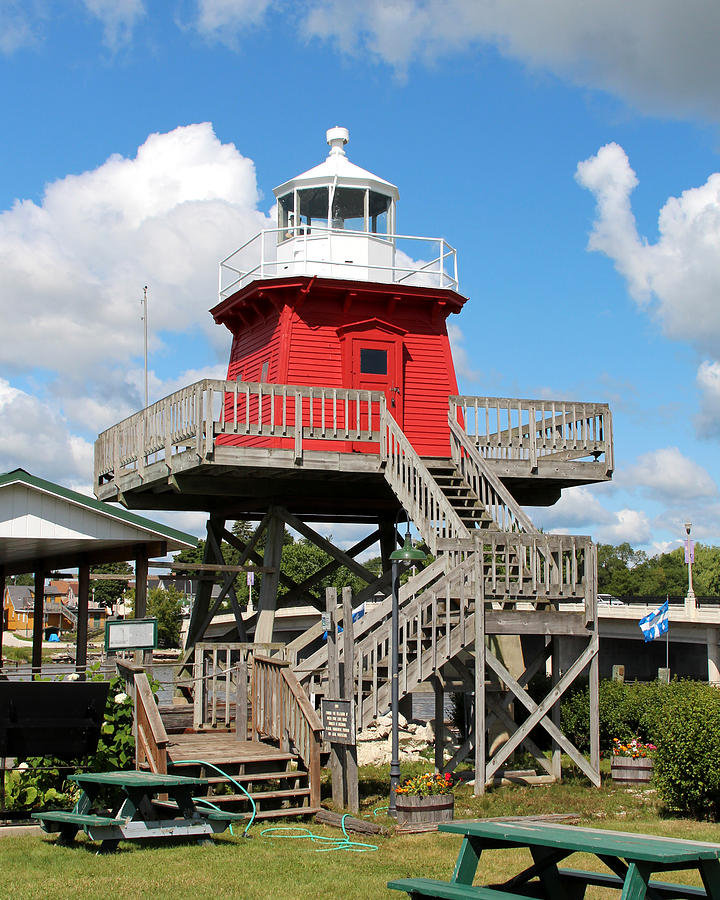 Two Rivers Lighthouse Photograph by George Jones