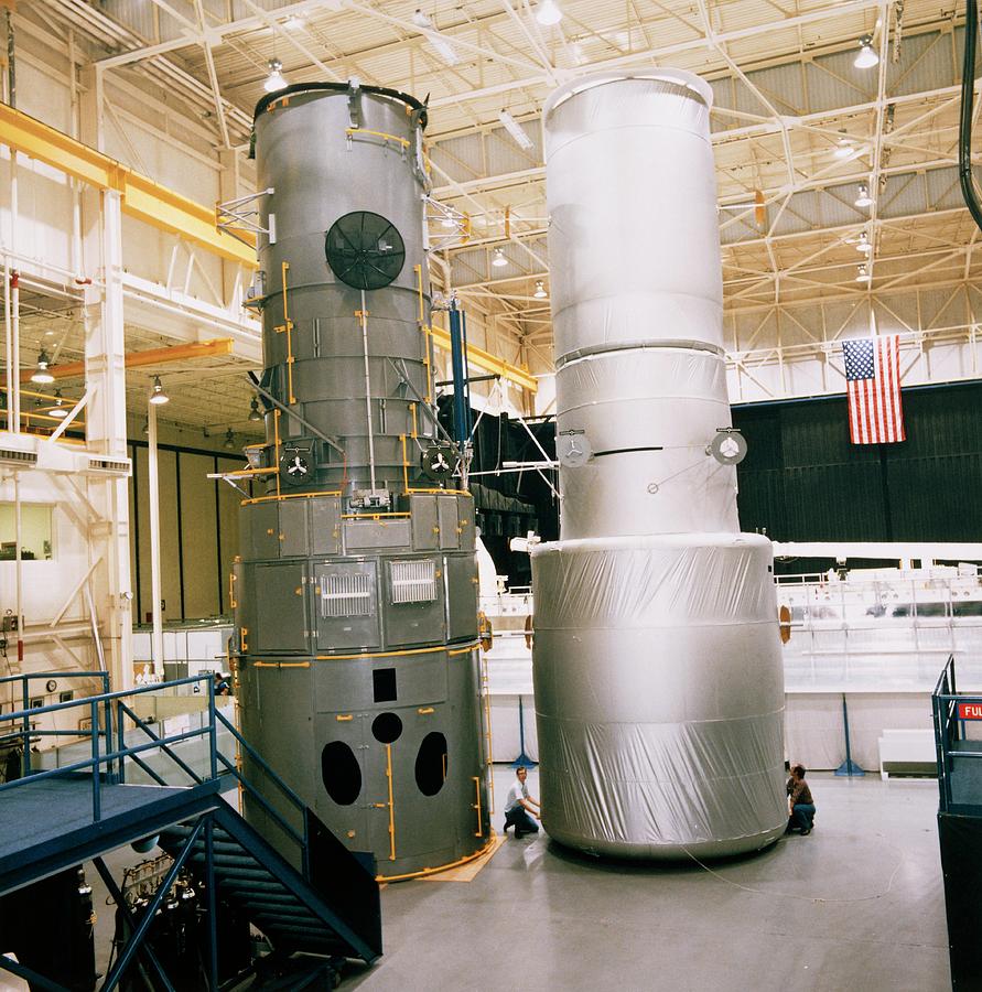 Two Training Mock-ups Of Hubble Space Telescope Photograph by Nasa/science Photo Library