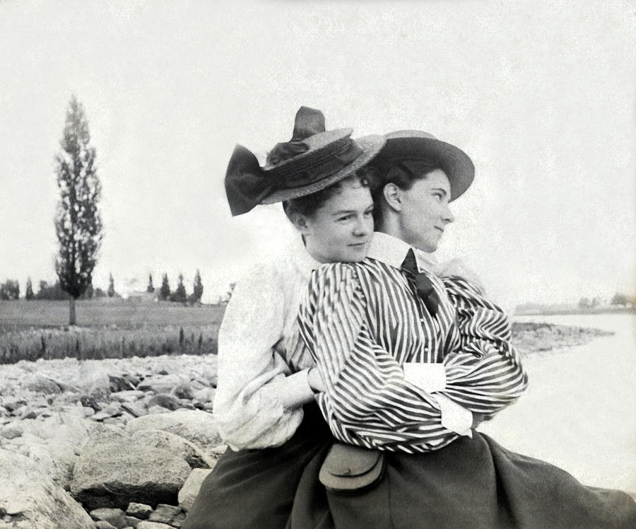 Two Young Victorian Women Photograph by Underwood Archives