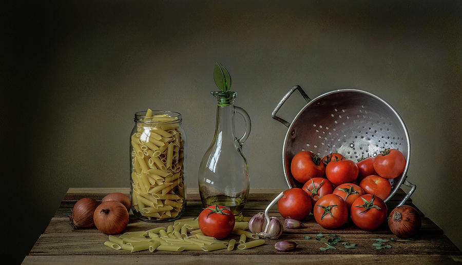 Tomato Photograph - Una Buona Pasta! by Margareth Perfoncio
