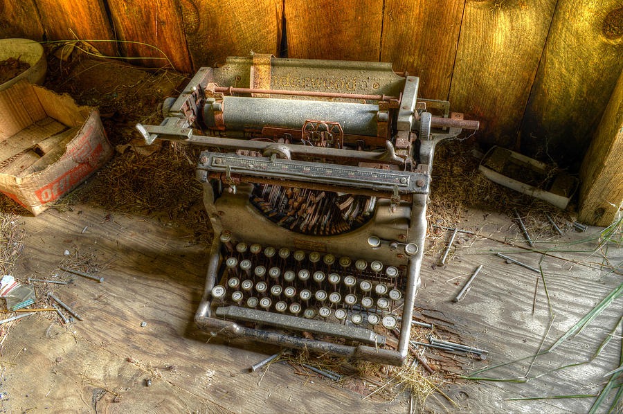 Vintage Photograph - Underwood Typewriter No. 5 by Geoffrey Coelho