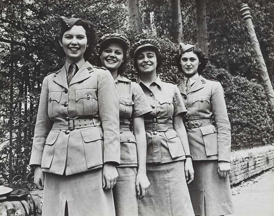 Uniformed Women Of The British Military Photograph by Everett | Fine ...