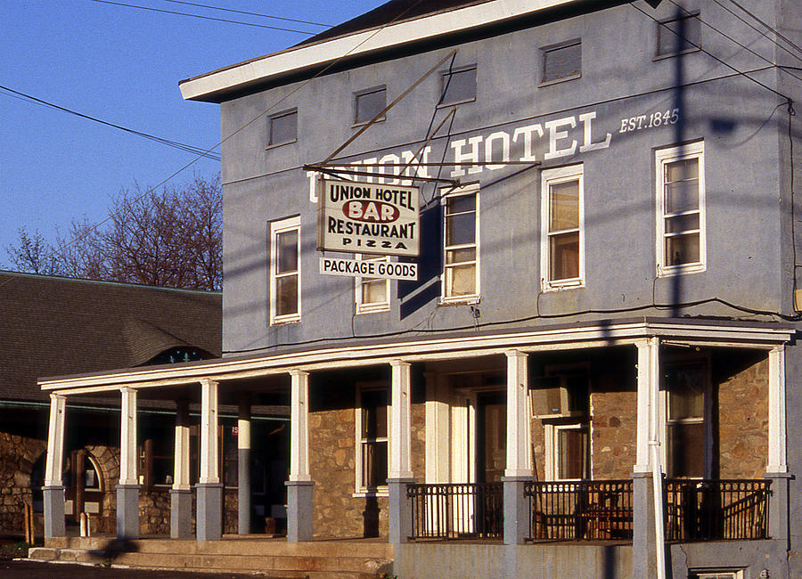 Scenic Tours Photograph - Union Hotel by Skip Willits