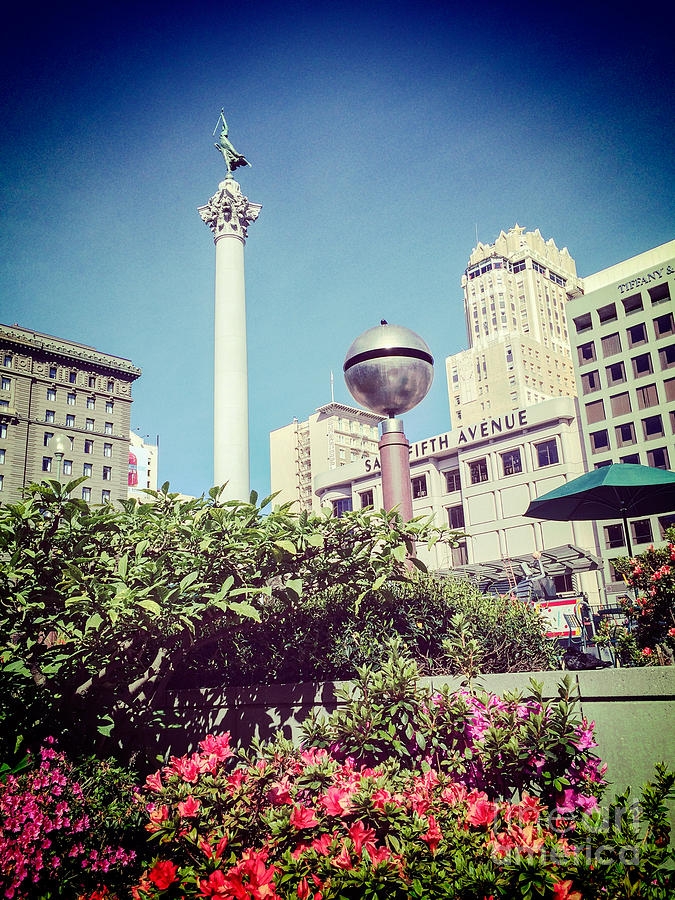 Union Square San Francisco Photograph by Colin and Linda McKie