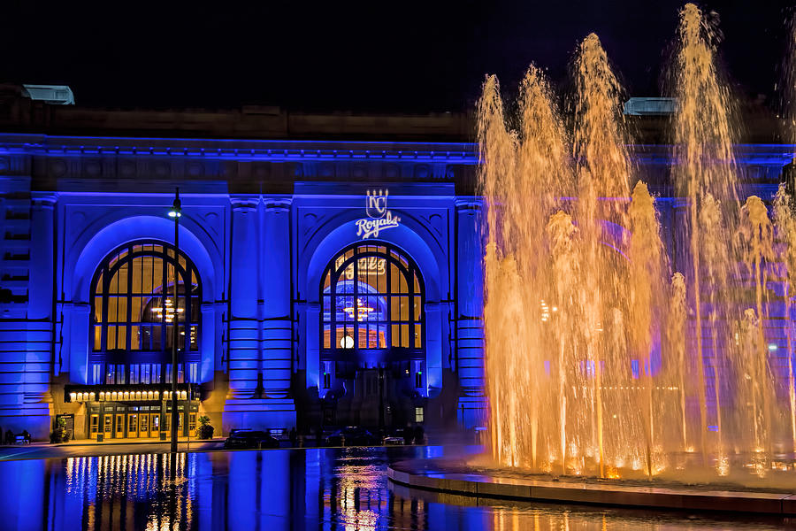 Union Station Celebrates the Royals Photograph by Angie Rayfield