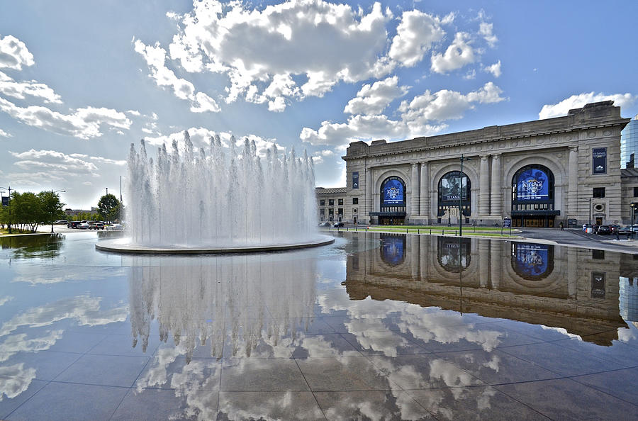 Union Station Fountain - Kansas City Photograph by Devin Botkins