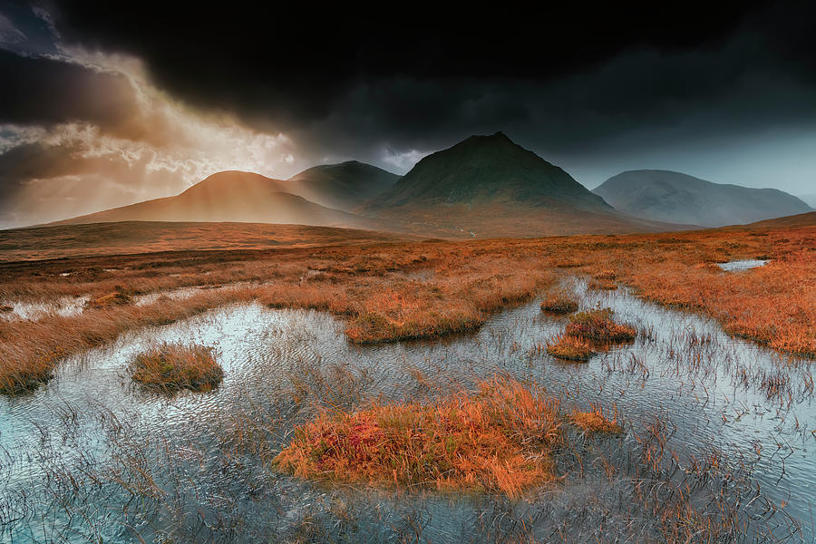 Nature Photograph - United Kingdom, Scotland, Glencoe Valley by Arnaudbertrande