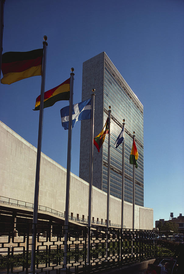 United Nations Headquarters Photograph by George Holton