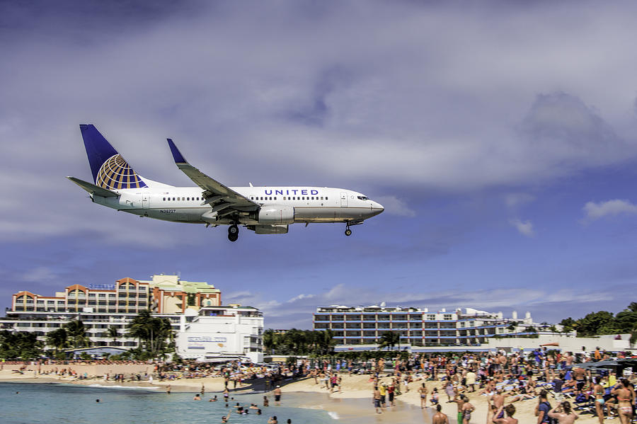 United St Maarten landing Photograph by David Gleeson