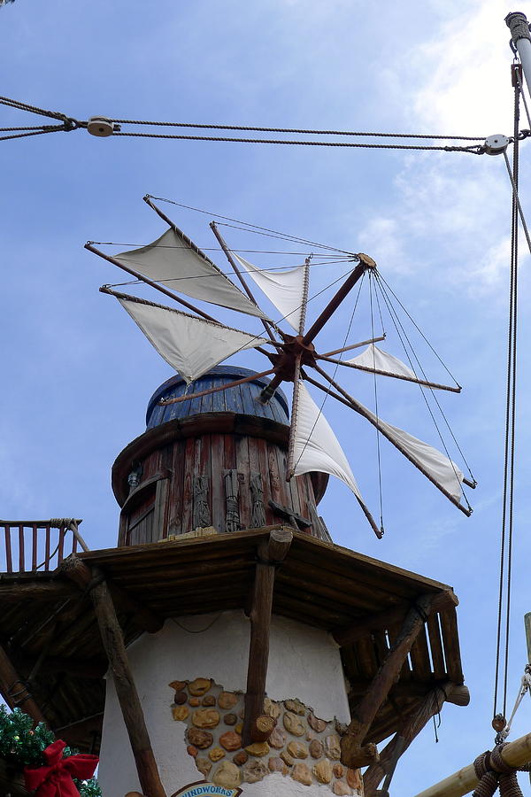 Universal Windmill Photograph by Richard Reeve