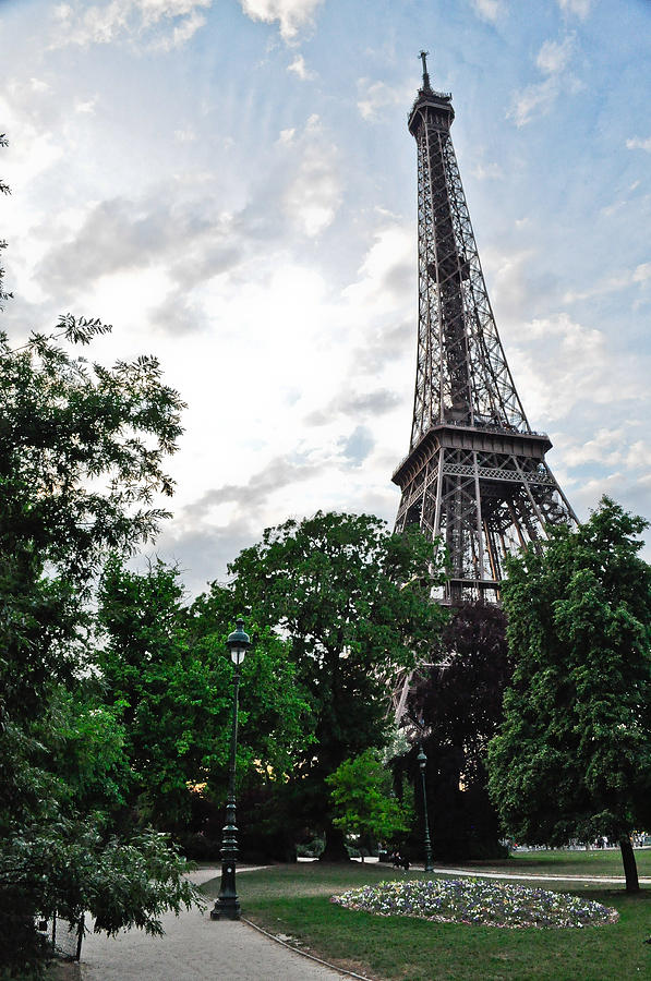 Le Tour Eiffel Photograph by Denise Elfenbein