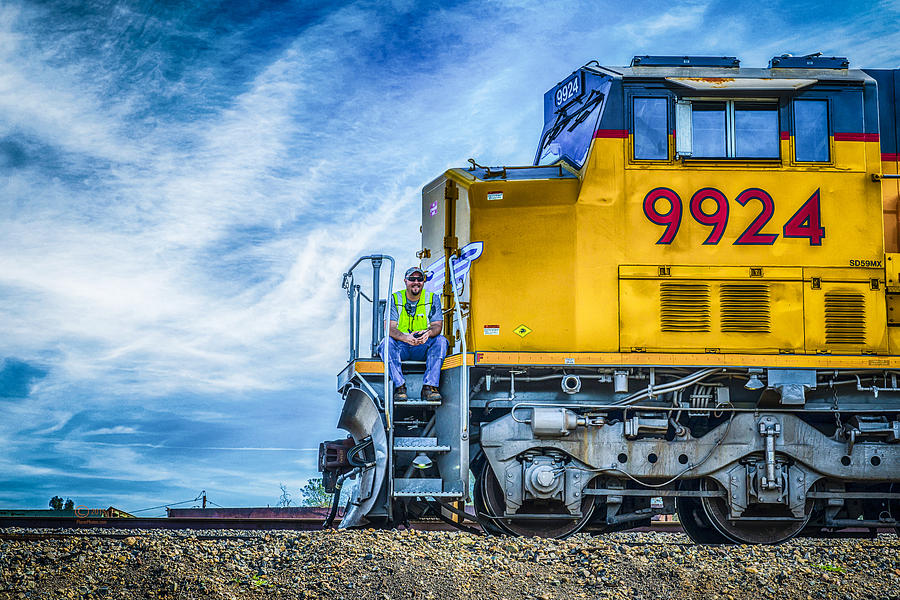 Train Photograph - Up9924 by Jim Thompson