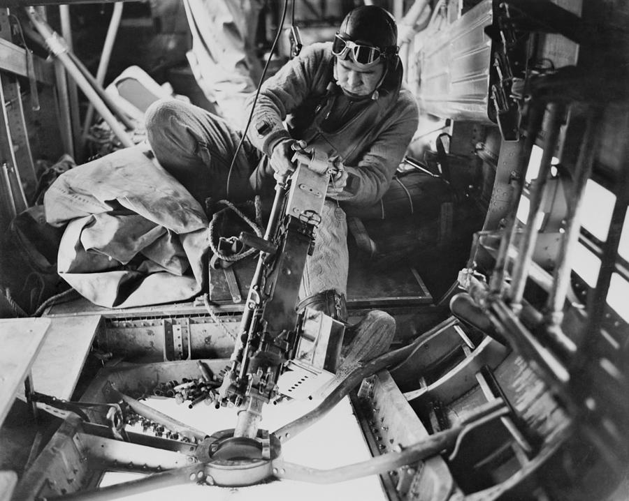 U.s. Army Air Force Gunner Operating by Everett