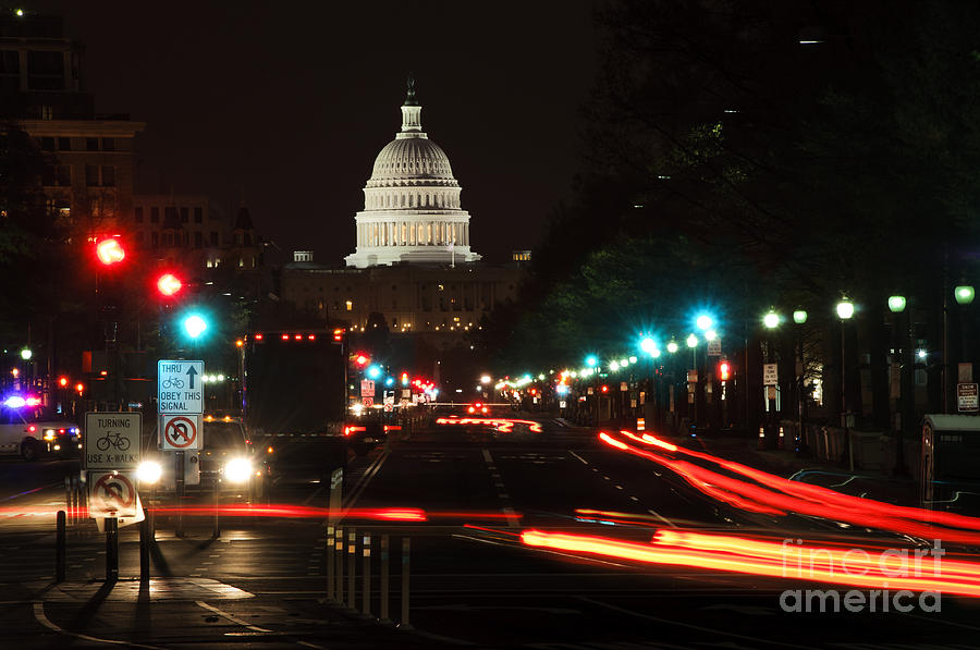 US Capitol at Night Washington DC Photograph by Oscar Gutierrez