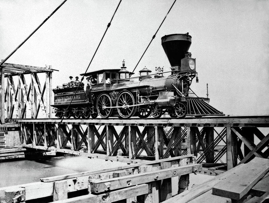 Us Civil War Train Photograph by Us Army/science Photo Library