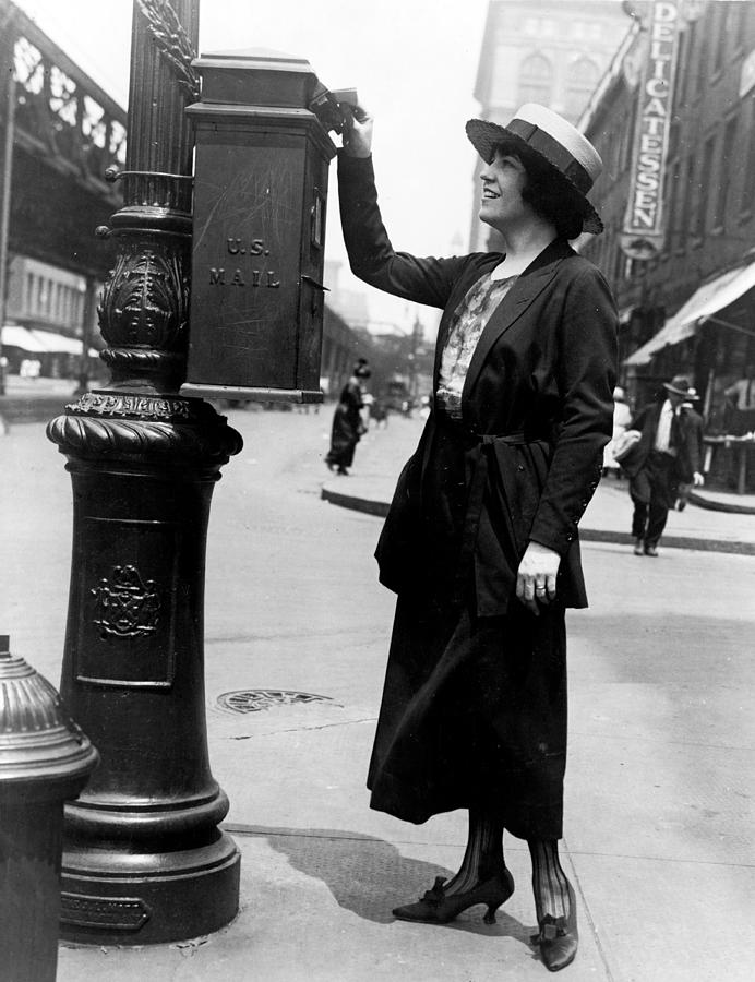 U.s. Mailbox, 1920s Photograph by Science Source
