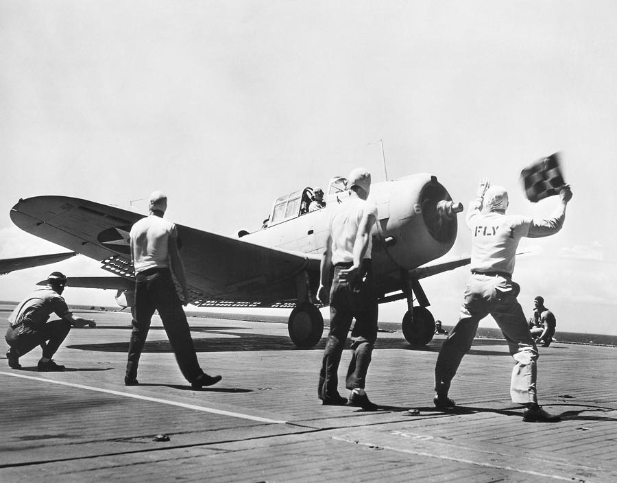 U.s. Navy Aircraft Carrier Photograph by Granger - Fine Art America