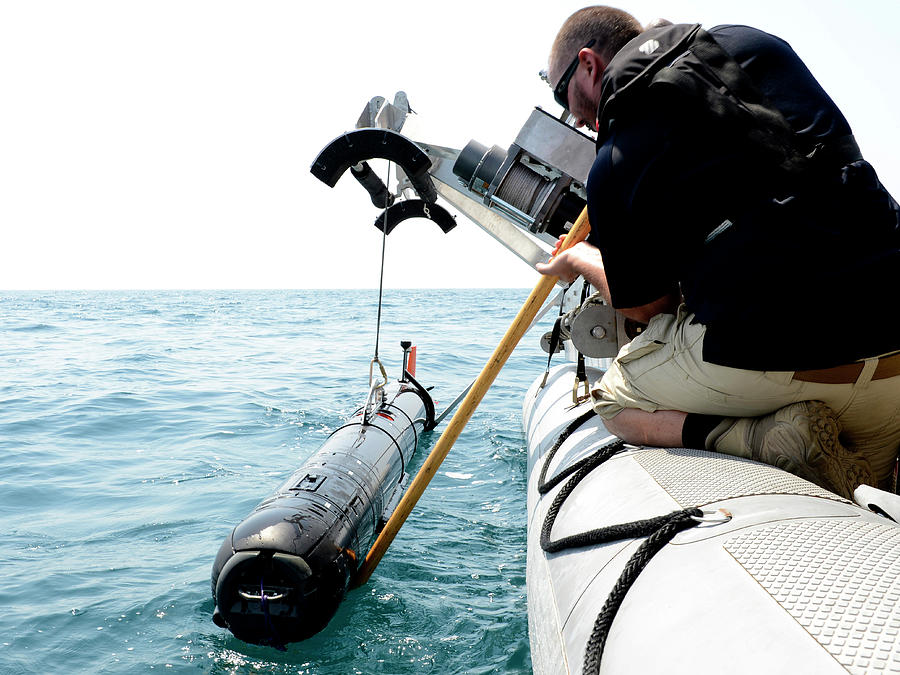 Us Navy Underwater Mine Clearance Drone Photograph by U.s. Navy