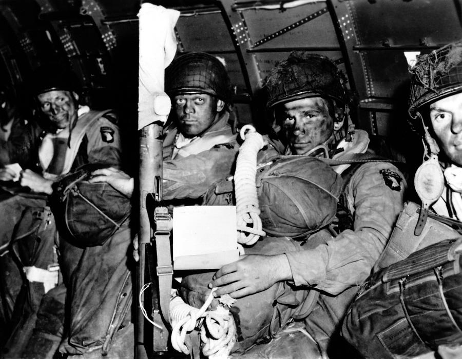 U.s. Paratroopers With Blackened Faces Photograph by Everett