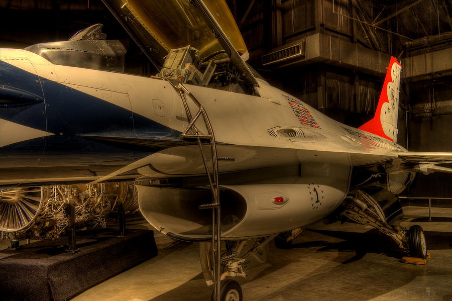 USAF Thunderbirds F-16 Photograph by David Dufresne