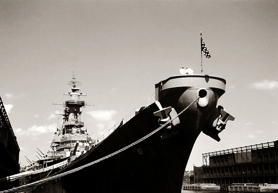 USS Missouri Photograph by Marilyn Hunt