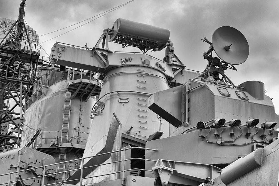 Tree Photograph - USS Missouri- Radar System by Douglas Barnard