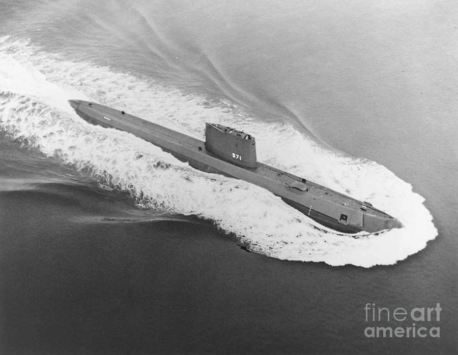 Submarine Photograph - USS Nautilus Worlds First Atomic Submarine by Science Source