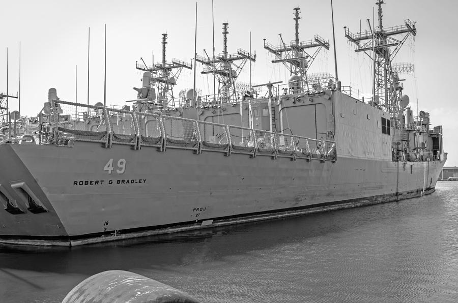 USS Robert G. Bradley FFG-49 Photograph by Susan McMenamin
