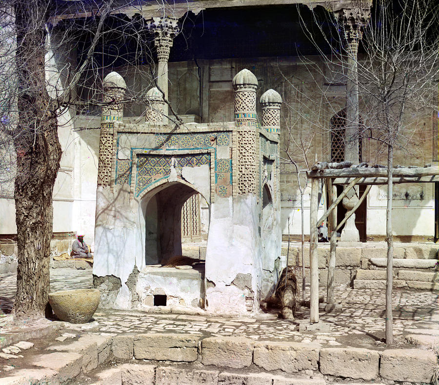 Uzbekistan Well, 1911 Photograph by Granger