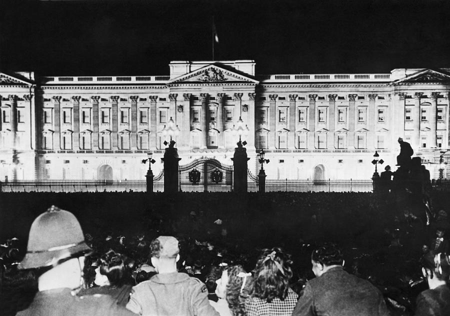 V-E NIght In London Photograph by Underwood Archives