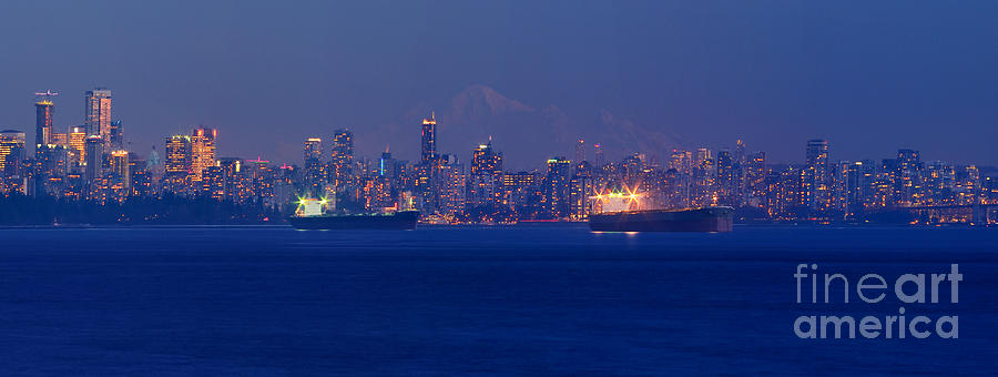 Vancouver Skyline At Sunset Photograph by Terry Elniski