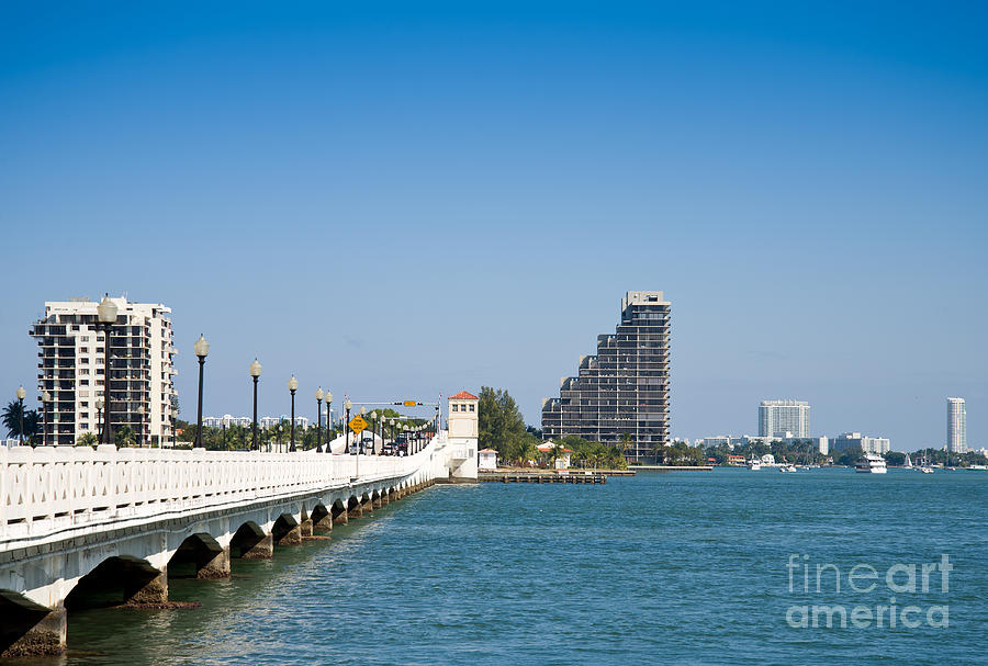 Miami Photograph - Venetian Causeway in Miami by Les Palenik